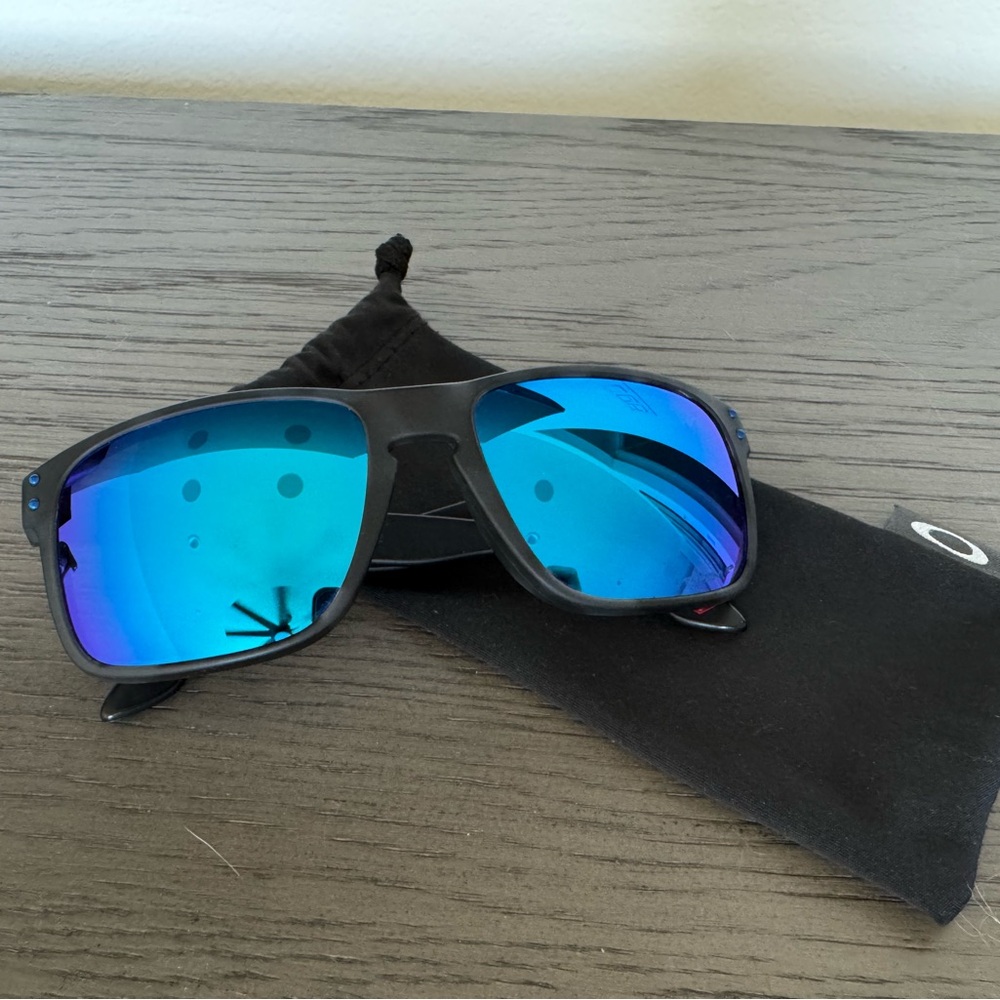 Oakley Men’s Sunglasses Prizm